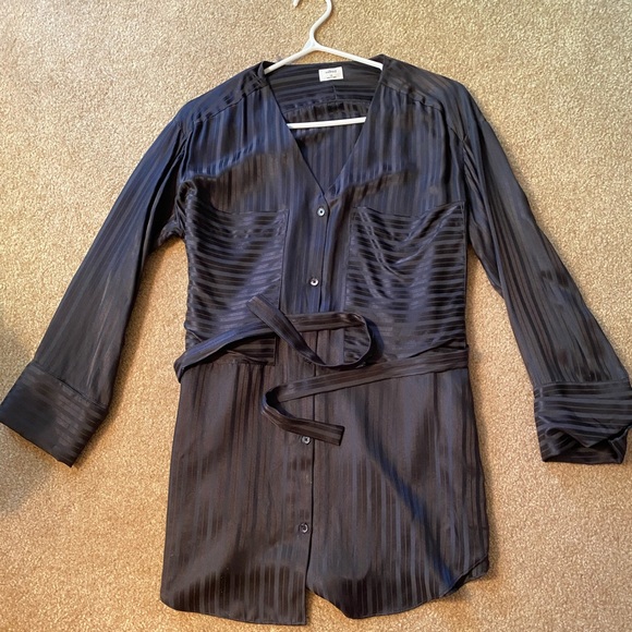 •SOLD• Aritzia Zelie Shirt - Picture 3 of 3